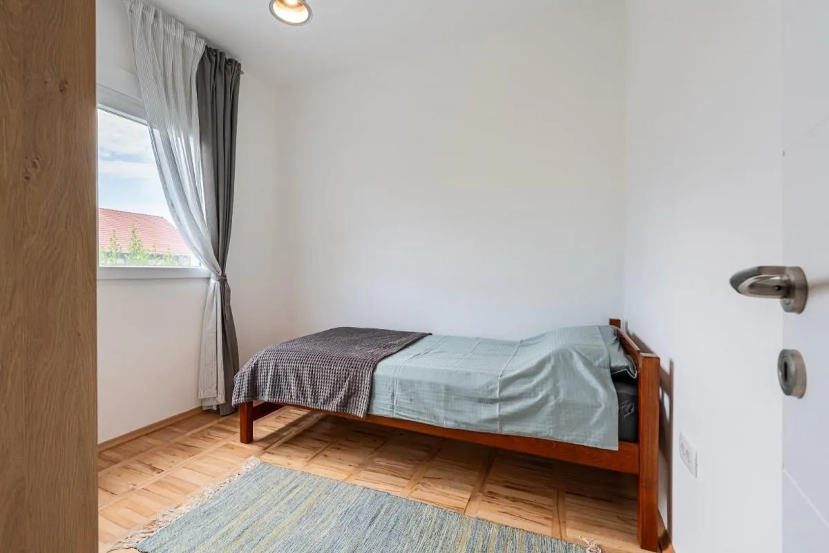 Rent, apartment, 100m², Dalmatinska ulica, Podgorica