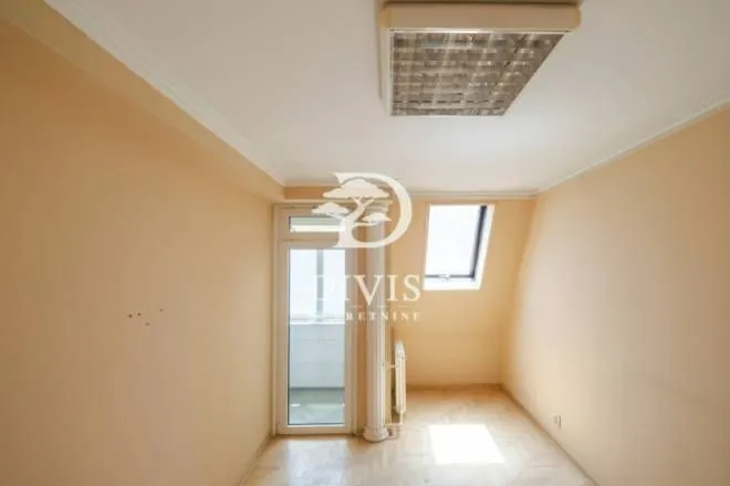 Prodaja, trosoban stan, 60m², Savski Trg, Beograd