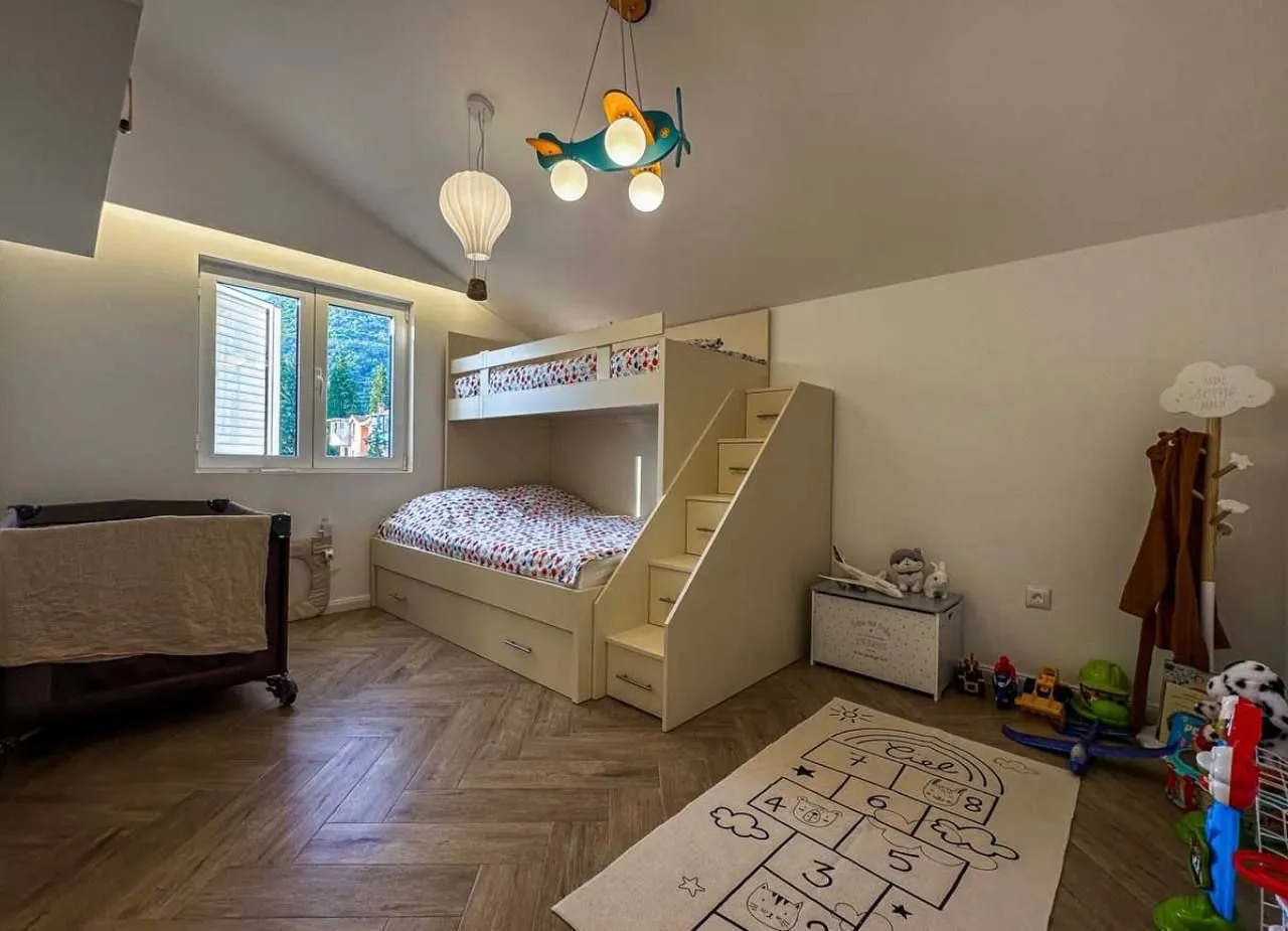 Rent, three bedroom apartment, 125m², Donja Lastva, Tivat