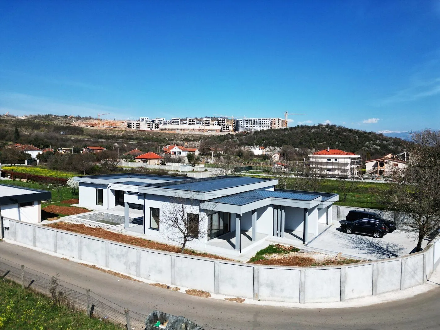 Rent, house, 434m², Farmaci, Podgorica