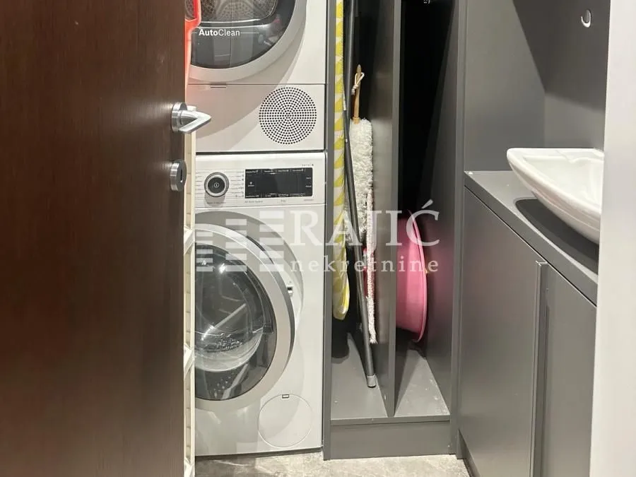 Rent, four bedroom apartment, 136m², Vračar Hram, Vračar Sve Podlokacije