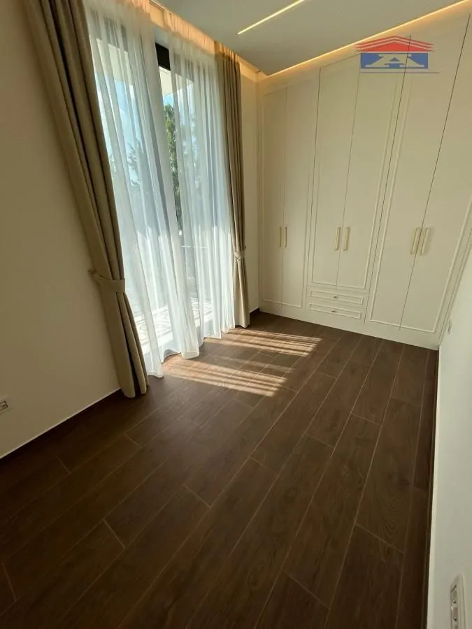 Izdavanje, četvorosoban stan, 120m², Sremska Kamenica, Petrovaradin