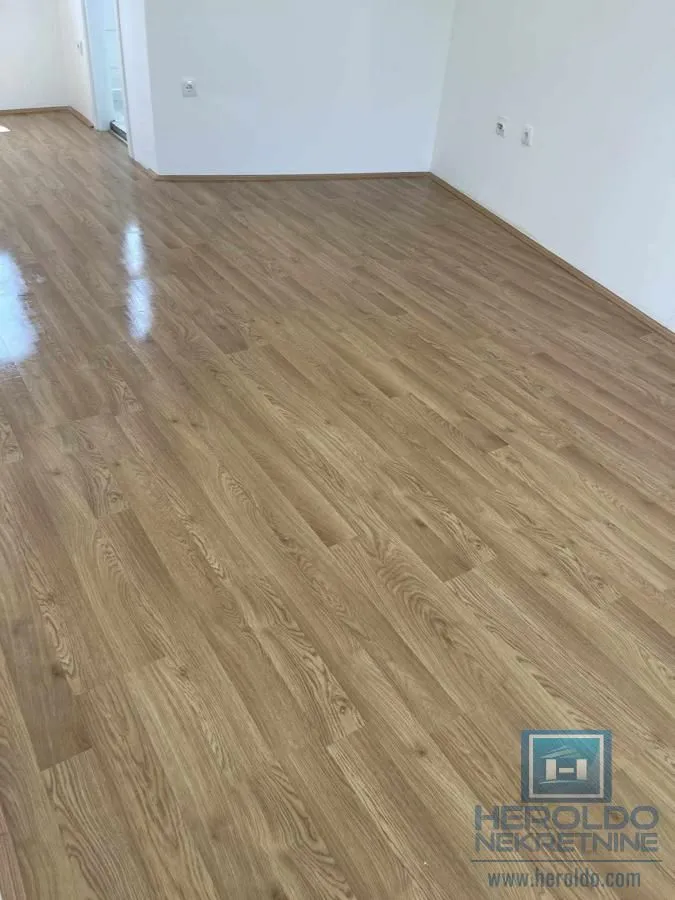 Izdavanje, poslovni prostor, 22m², Centar, Vranje