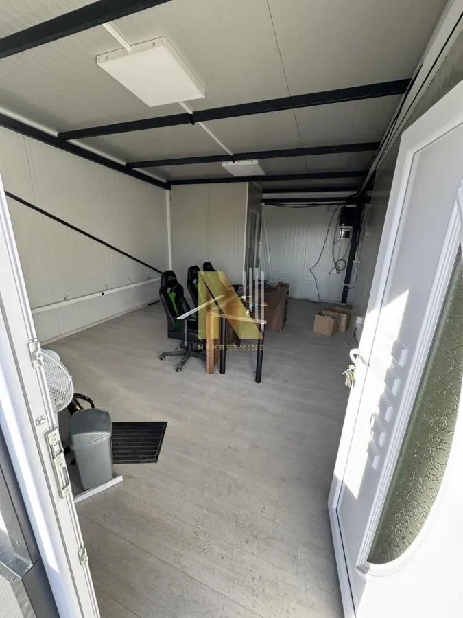 Izdavanje, poslovni prostor, 450m², Klisa, Novi Sad Sve Podlokacije