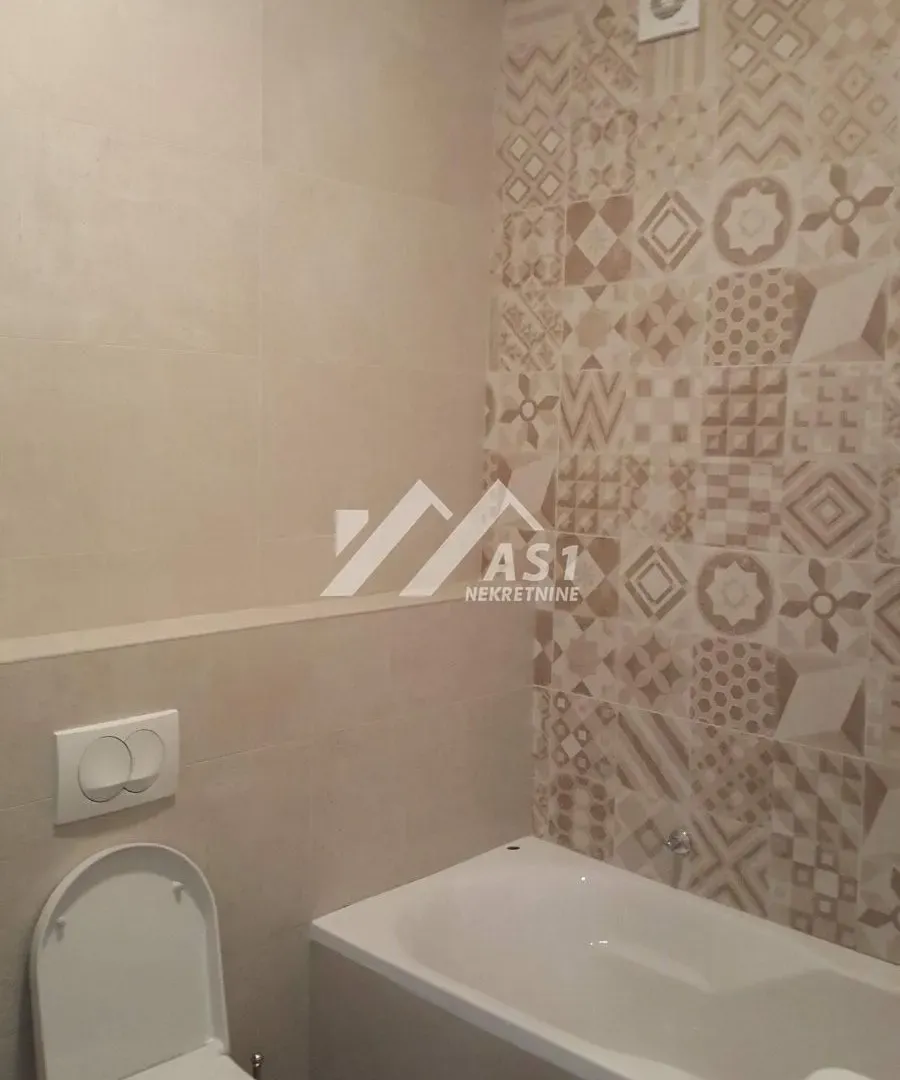 Izdavanje, stan, 62m², Centar, Novi Sad