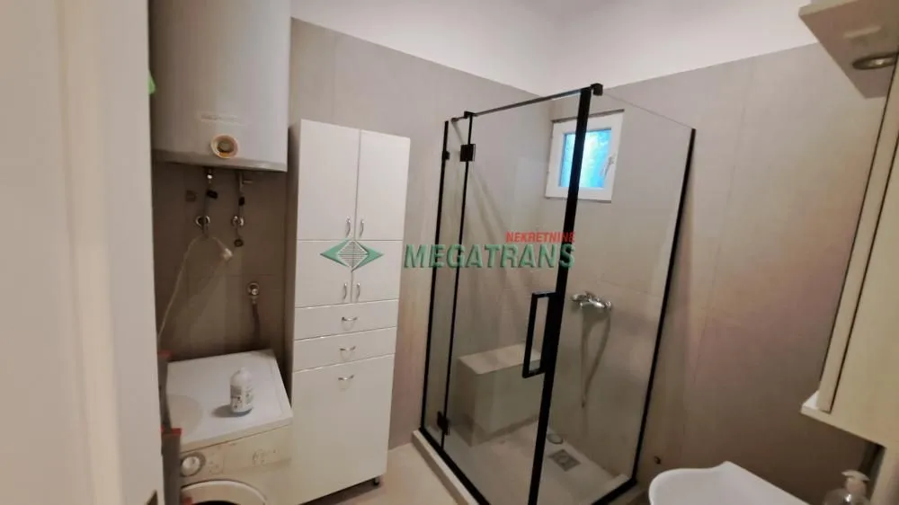 Izdavanje, trosoban stan, 105m², Novi Sad Sve Podlokacije, Novi Sad