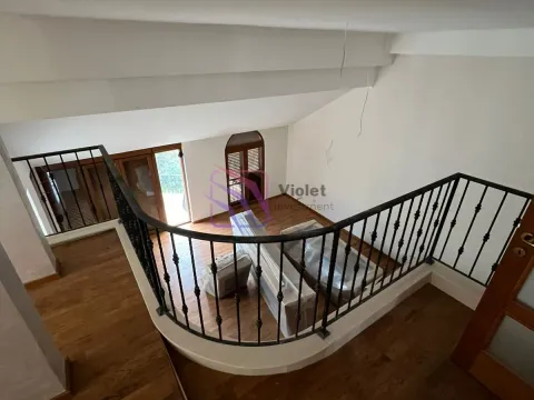 Prodaja, kuća, 400m², Gorica C, Podgorica - image 2