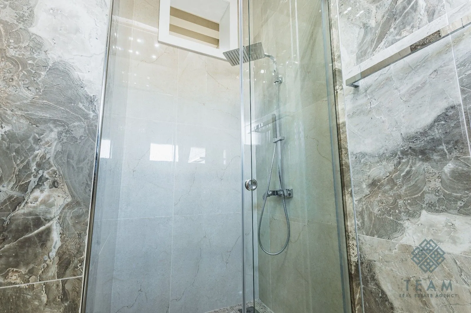 Sale, three bedroom apartment, 476m², Pinješ, Ulcinj