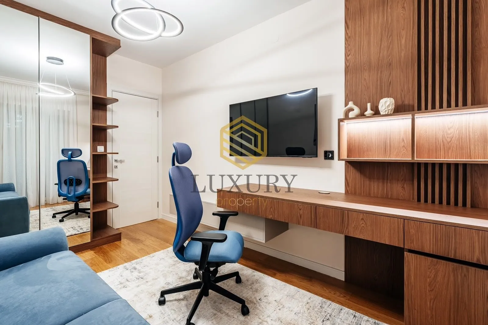Izdavanje, dvosoban stan, 73m², Central Point, Podgorica