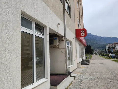 Izdavanje, poslovni prostor, 69m², Centar, Bar - image 6