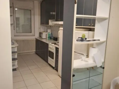 Izdavanje, trosoban stan, 90m², Detelinara, Novi Sad Sve Podlokacije - image 2