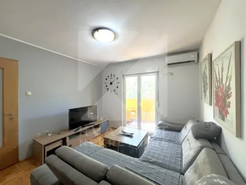Rent, one bedroom apartment, 43m², Krivi Most, Podgorica - image 1