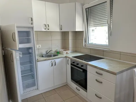 Rent, two bedroom apartment, 55m², Golubovina, Budva - image 6