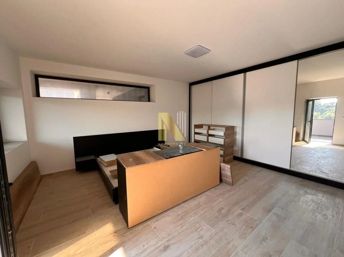Prodaja, kuća, 591m², Sremska Kamenica, Petrovaradin