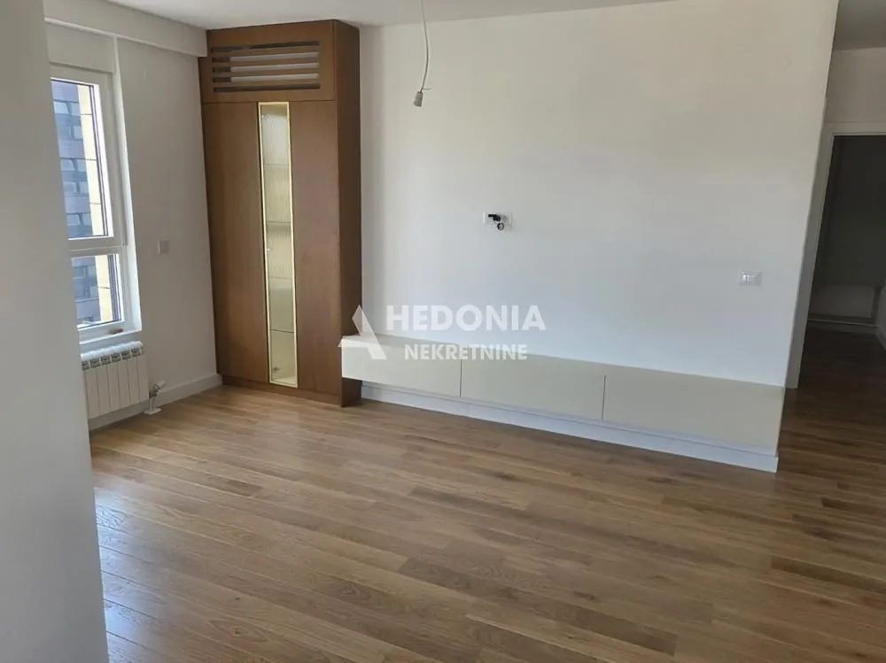 Sale, three bedroom apartment, 81m², Novi Beograd Blok 65, Novi Beograd Sve Podlokacije