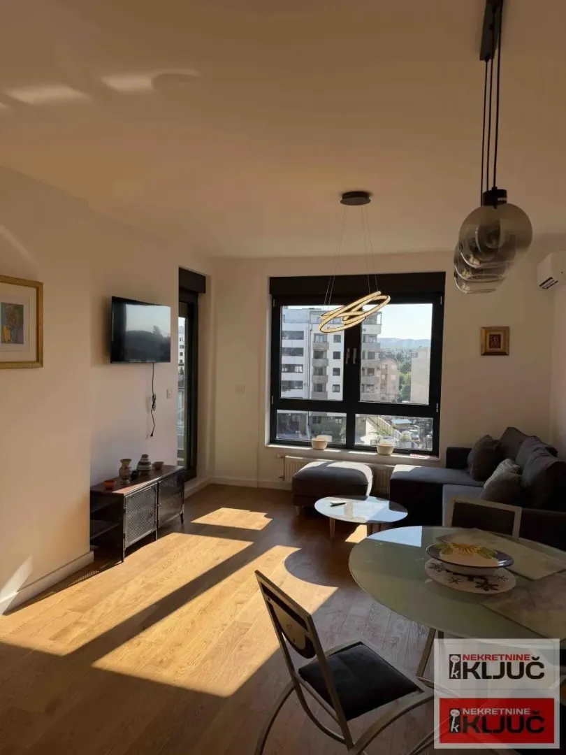 Izdavanje, jednosoban stan, 47m², Novi Sad, Srbija