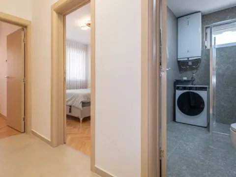Izdavanje, trosoban stan, 101m², Preko Morače, Podgorica - image 12