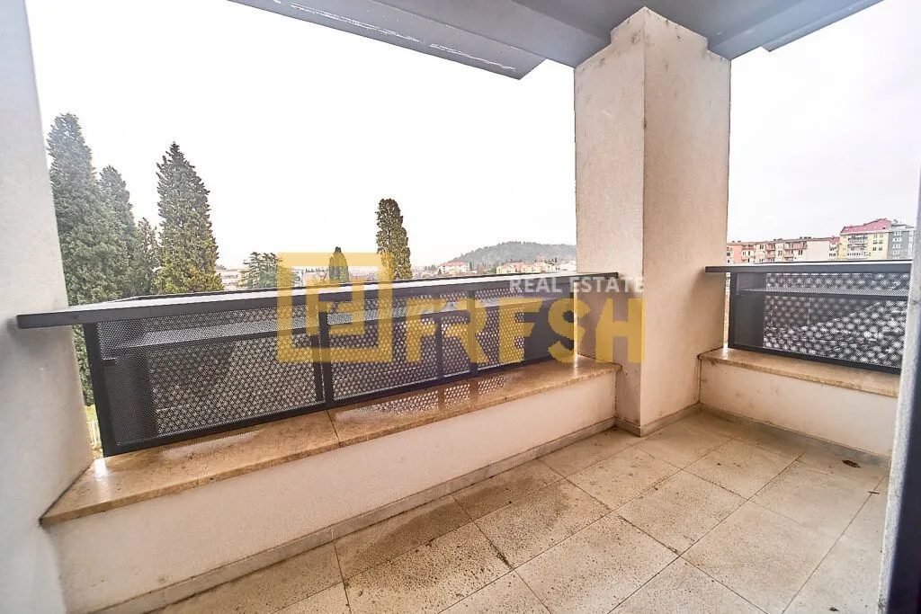 Prodaja, dvosoban stan, 69m², Krivi Most, Podgorica