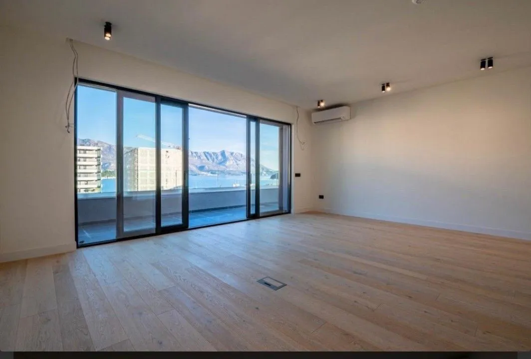 Sale, three bedroom apartment, 149m², Gospoština, Budva