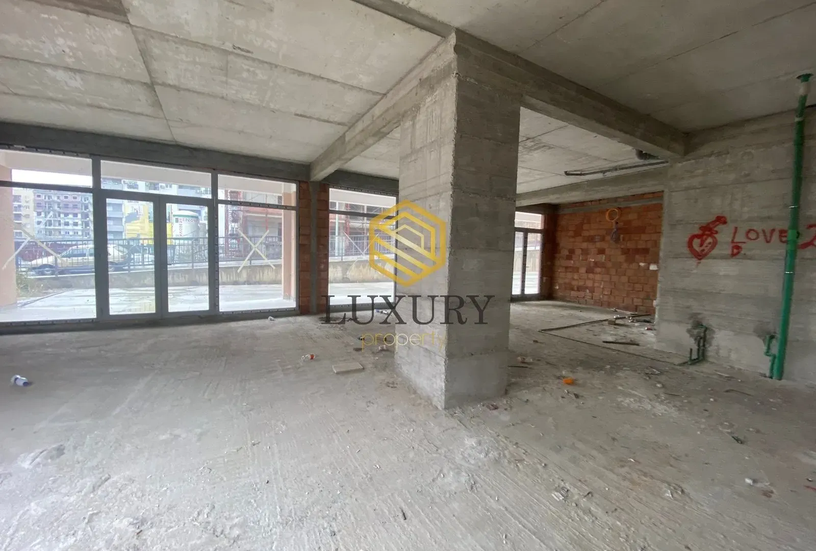 Izdavanje, poslovni prostor, 90m², Ljubović, Podgorica