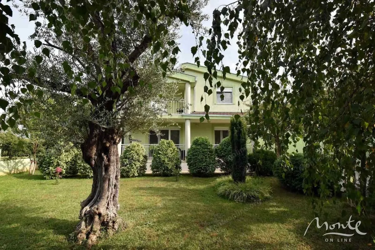 Prodaja, kuća, 175m², Podgorica, Crna Gora