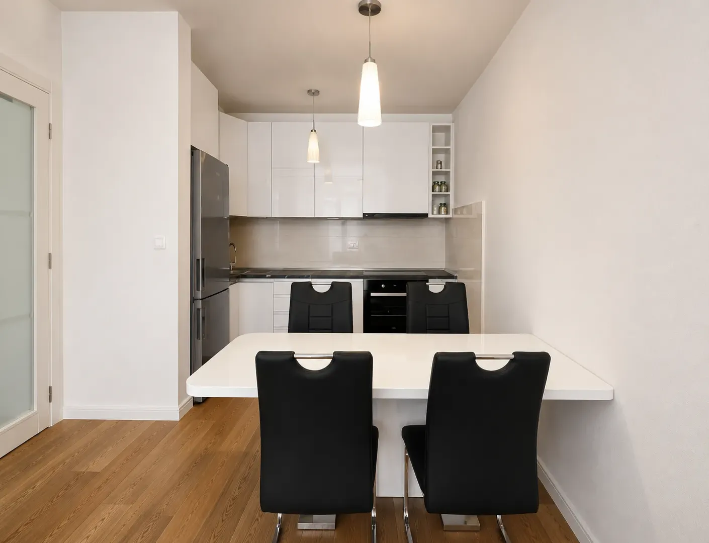 Izdavanje, jednosoban stan, 49m², Central Point, Podgorica