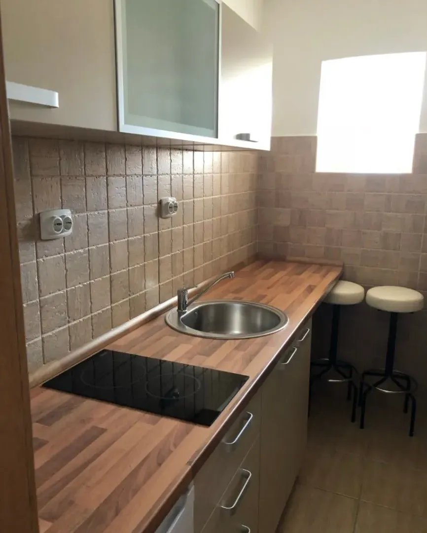 Rent, house, 80m², Centar, Cetinje