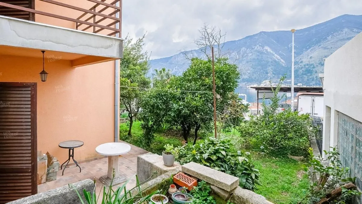 Sale, house, 250m², Dobrota, Kotor