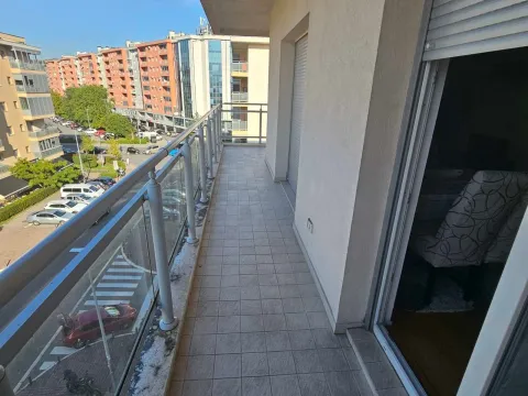 Izdavanje, jednosoban stan, 54m², City Kvart, Podgorica - image 6