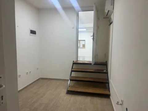 Prodaja, poslovni prostor, 15m², Centar, Podgorica - image 9