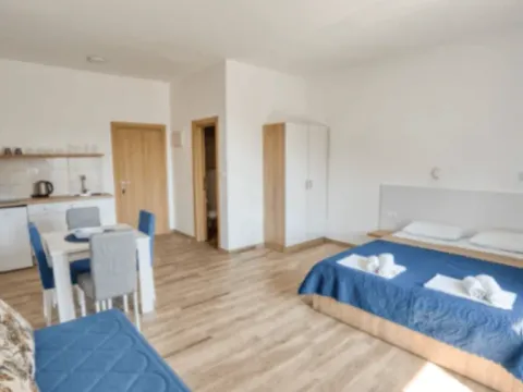 Izdavanje, kuća, 500m², Buljarica, Budva - image 4