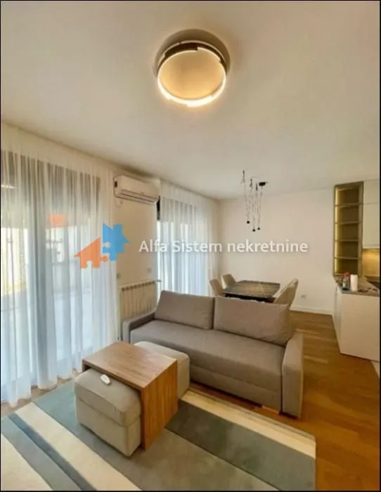Izdavanje, trosoban stan, 60m², Vračar Sve Podlokacije, Beograd