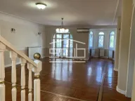 Izdavanje, kuća, 480m², Stari Grad, Beograd - image 14