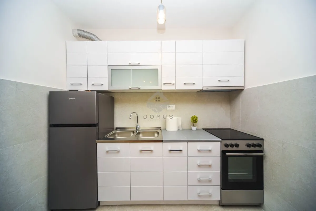 Izdavanje, jednosoban stan, 38m², Pobrežje, Podgorica