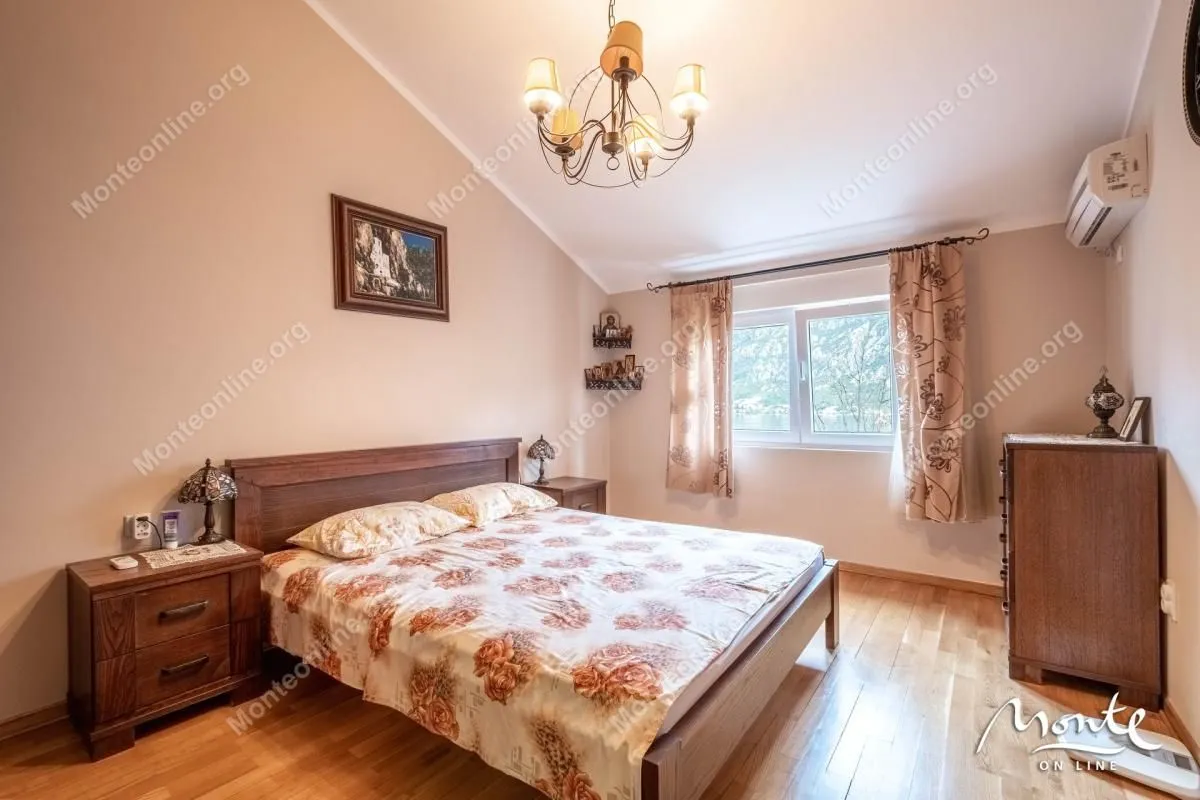 Prodaja, dvosoban stan, 83m², Prčanj, Kotor