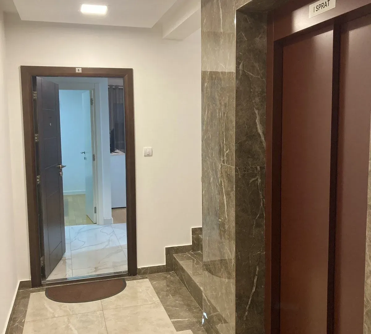 Izdavanje, jednosoban stan, 44m², Zemun Sve Podlokacije, Beograd
