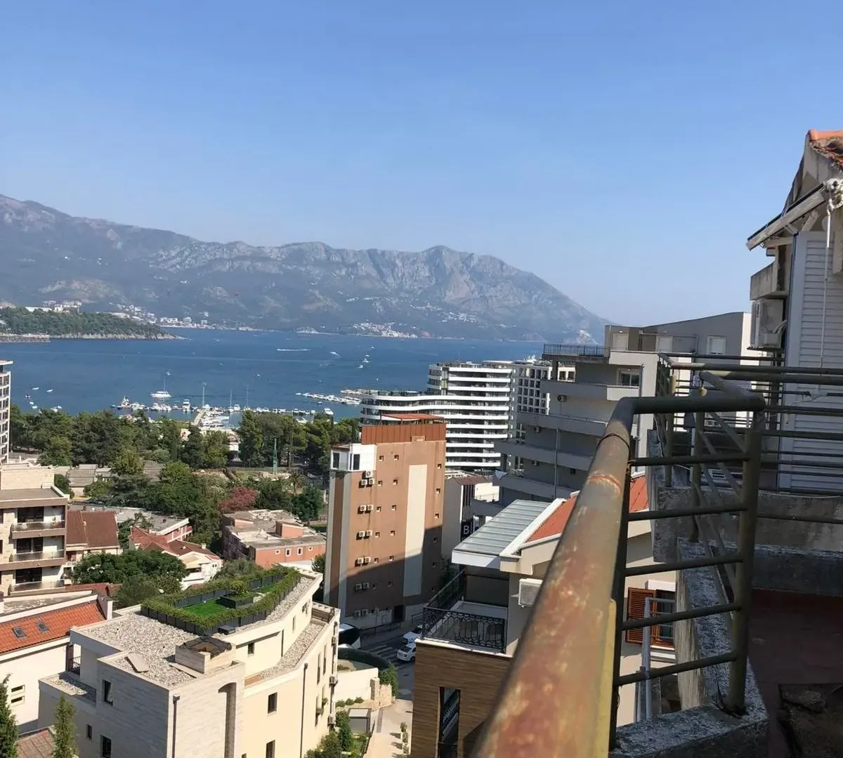 Prodaja, dvosoban stan, 76m², Komoševina, Budva