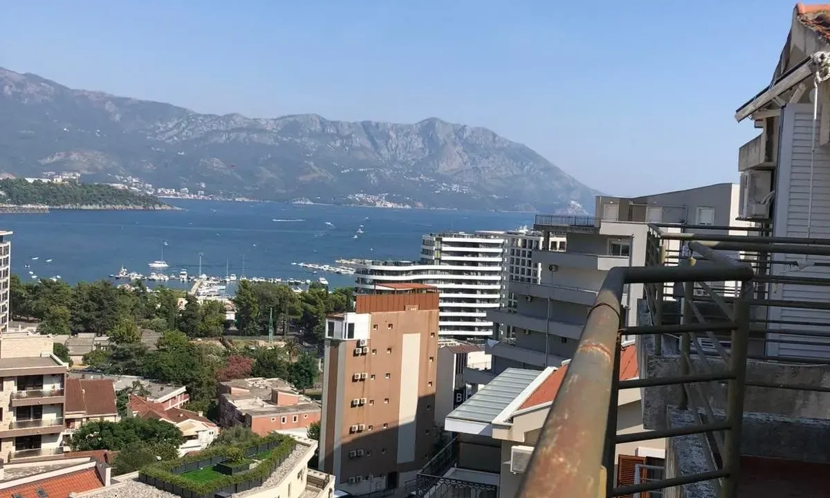 Prodaja, dvosoban stan, 76m², Komoševina, Budva