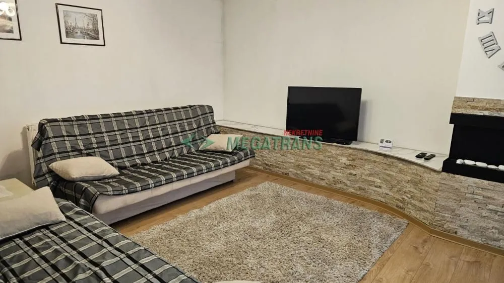 Izdavanje, kuća, 200m², Salajka, Novi Sad Sve Podlokacije