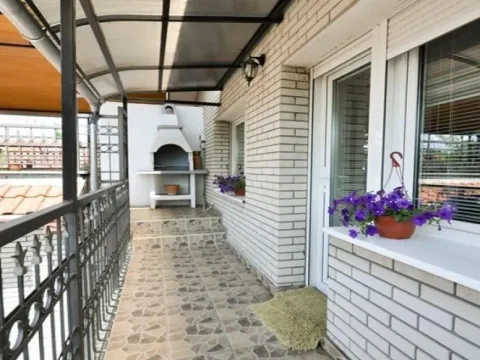 Izdavanje, stan, 204m², Bulbulder, Zvezdara Sve Podlokacije - image 17