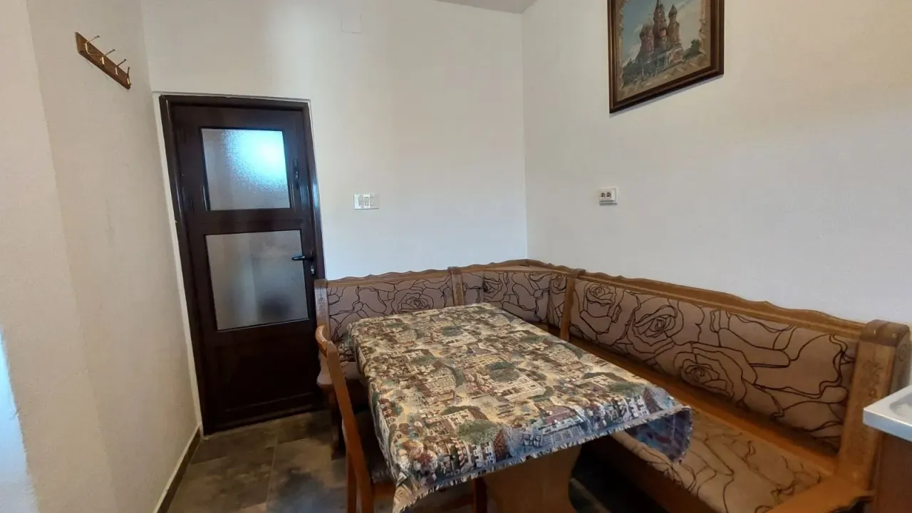 Rent, one bedroom apartment, 50m², Radanovići, Kotor