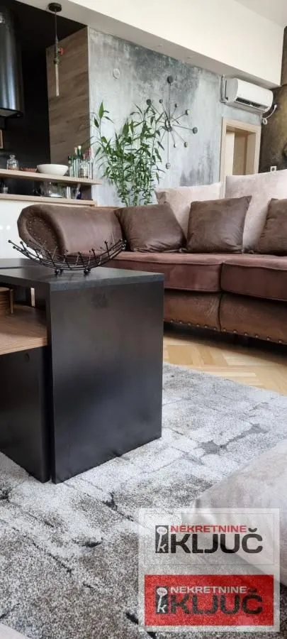 Prodaja, dvosoban stan, 69m², Centar, Novi Sad