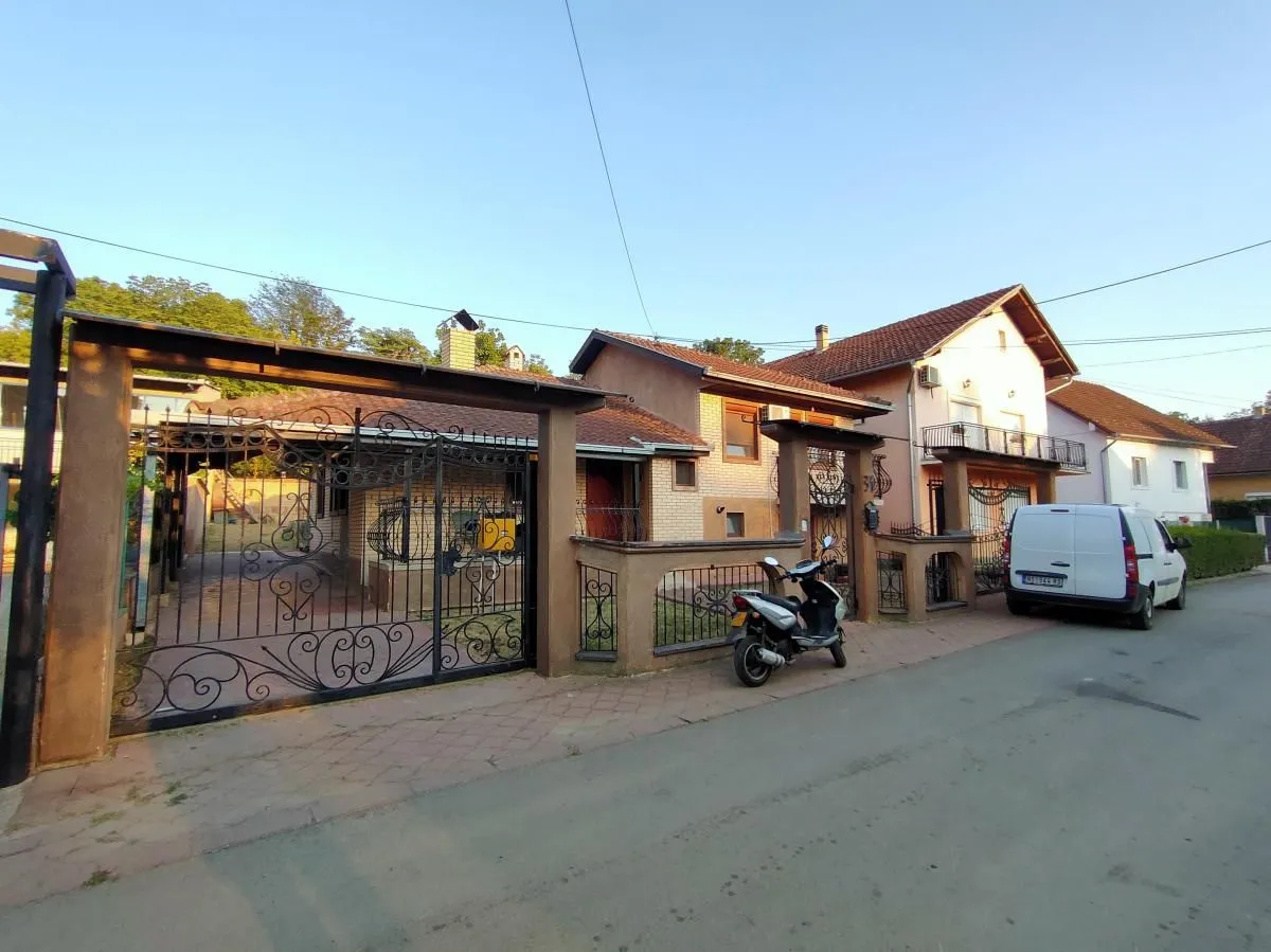 Prodaja, kuća, 165m², Sremska Kamenica, Petrovaradin