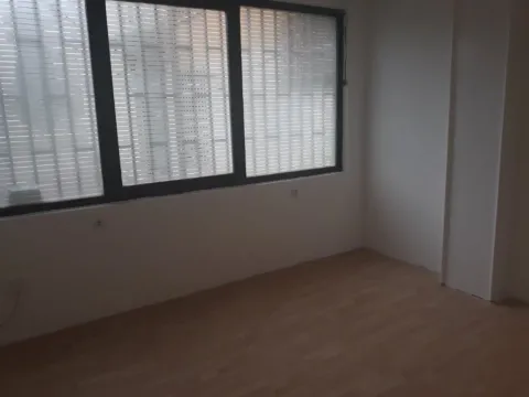 Prodaja, poslovni prostor, 49m², Autobuska stanica, Podgorica - image 6