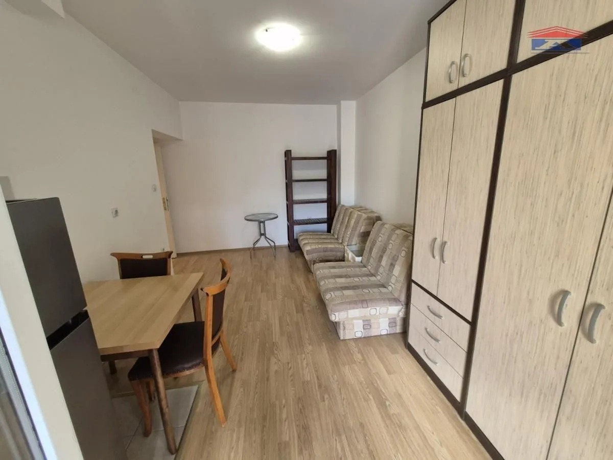 Izdavanje, garsonjera, 25m², Salajka, Novi Sad Sve Podlokacije