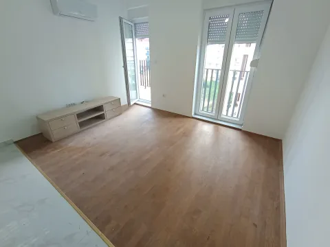 Rent, one bedroom apartment, 47m², City Kvart, Podgorica - image 4