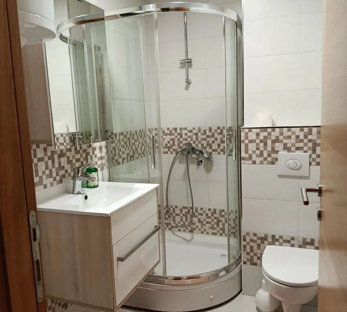 Izdavanje, dvosoban stan, 68m², City Kvart, Podgorica