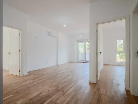 Prodaja, dvosoban stan, 65m², Centar, Bar - image 5