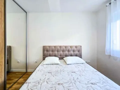 Izdavanje, jednosoban stan, 45m², Pobrežje, Podgorica - image 7