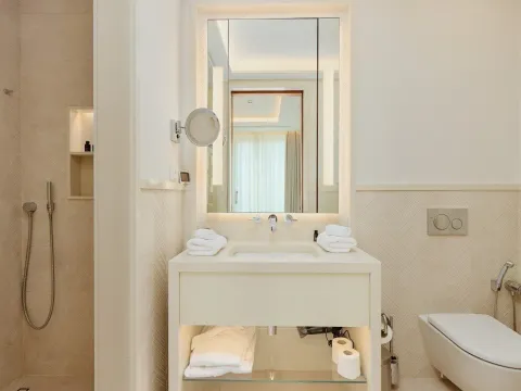 Sale, one bedroom apartment, 44m², Porto Montenegro, Tivat - image 2